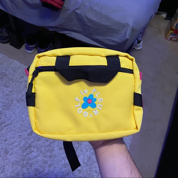 yellow super VIP GOLF LE FLEUR* fanny pack/bag!! - Picture 5 of 5